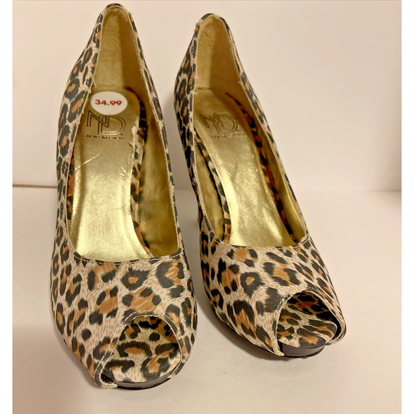 New Directions Leah Leopard Print Peep Toe Heels Womens 6.5M - Picture 2 of 6